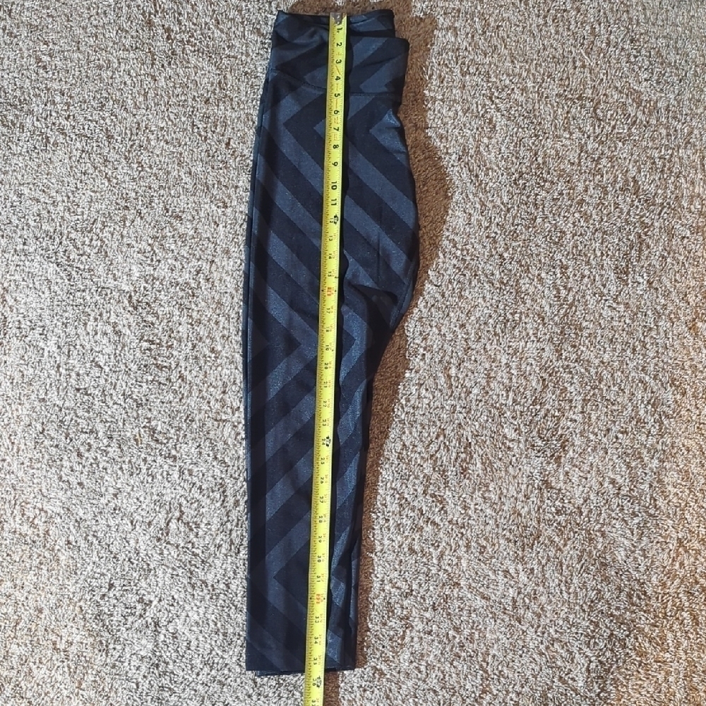 Black And Gray Striped Adidas Leggings NWT. Size Medium - Picture 6 of 7